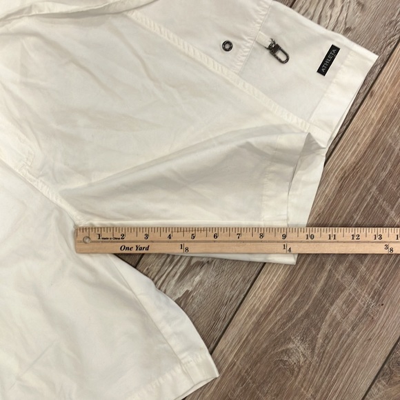 ATHLETA White Bermuda Shorts Size Large Inseam 9" - Picture 8 of 8
